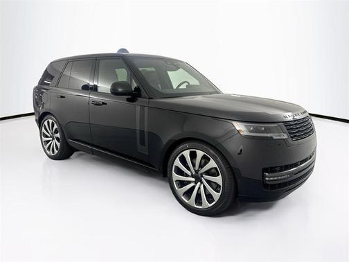 2026 Land Rover Range Rover P530 SE
