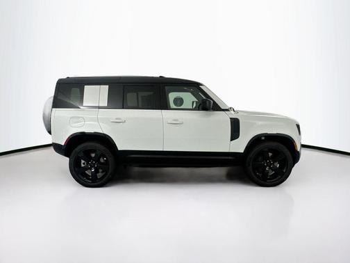 Fuji White 2026 Land Rover Defender P400 X-Dynamic SE