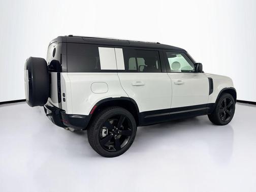 Fuji White 2026 Land Rover Defender P400 X-Dynamic SE