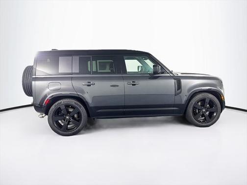 2025 Land Rover Defender 110 V8