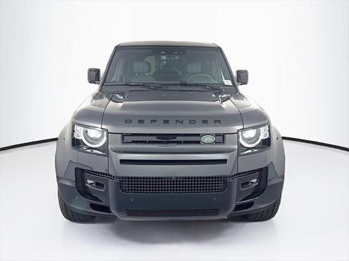 2025 Land Rover Defender 110 V8