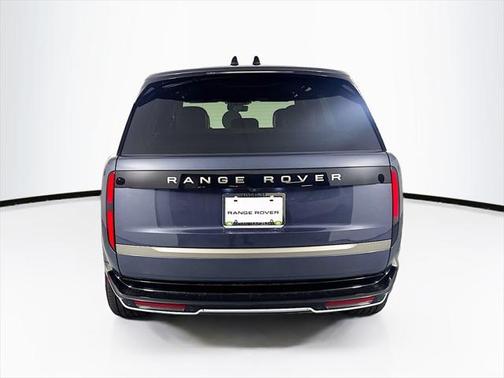 2025 Land Rover Range Rover P400 SE