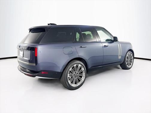 2025 Land Rover Range Rover P400 SE