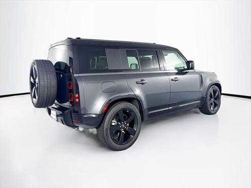 2025 Land Rover Defender 110 P400 X-Dynamic SE