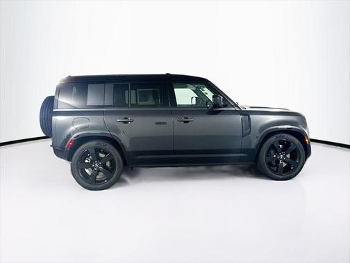 2025 Land Rover Defender 110 P400 X-Dynamic SE