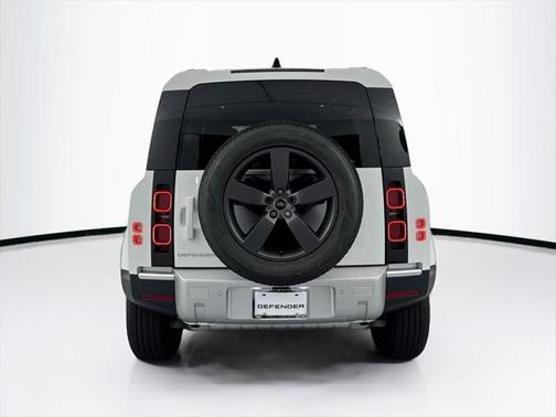 2025 Land Rover Defender 110 P300