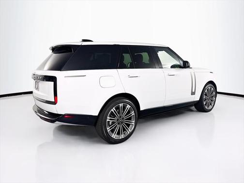 2025 Land Rover Range Rover P400 SE