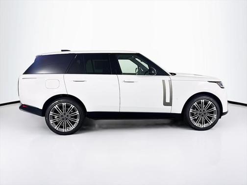 2025 Land Rover Range Rover P400 SE