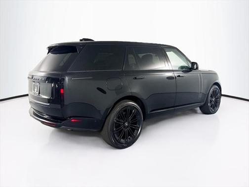 2025 Land Rover Range Rover P530 SE 7 Seat