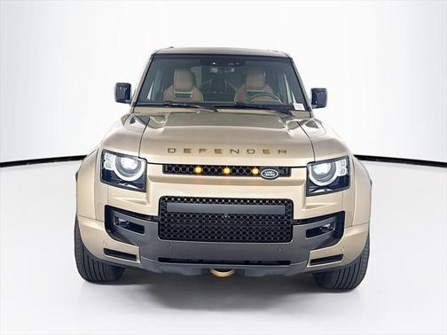 2025 Land Rover Defender 110 V8