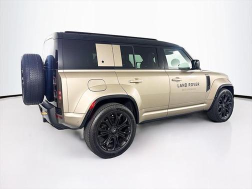 2025 Land Rover Defender 110 V8