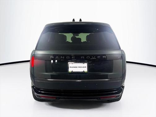 2025 Land Rover Range Rover P530 SE