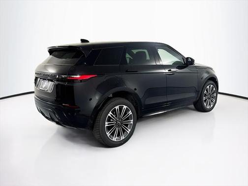 2026 Land Rover Range Rover Evoque Dynamic SE