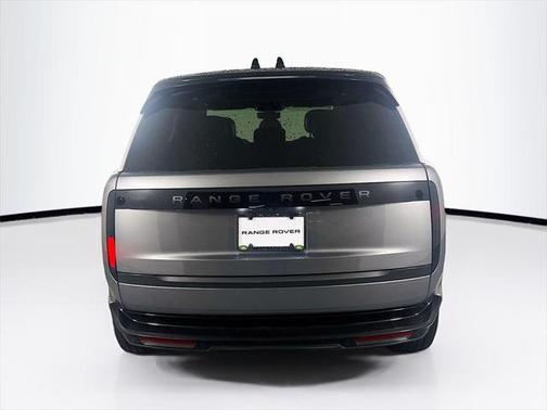 2025 Land Rover Range Rover P400 SE