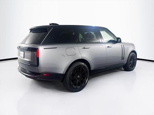 2025 Land Rover Range Rover P400 SE