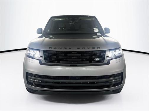 2025 Land Rover Range Rover P400 SE