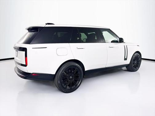 2025 Land Rover Range Rover P530 SE 7 Seat