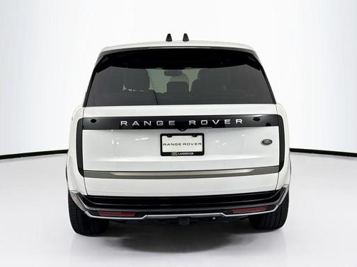 White 2023 Land Rover Range Rover P400 SE