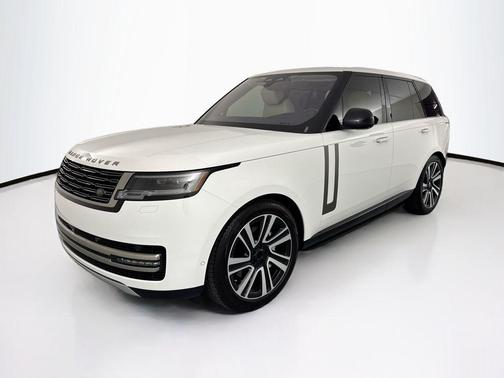 White 2023 Land Rover Range Rover P400 SE