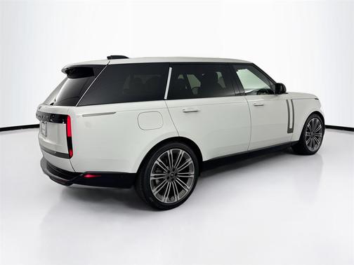 2025 Land Rover Range Rover P400 SE 7 Seat