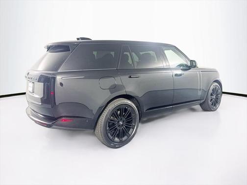 2025 Land Rover Range Rover P530 SE 7 Seat