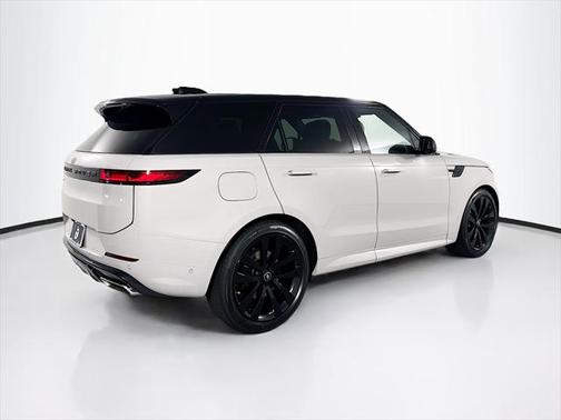 2025 Land Rover Range Rover Sport SE