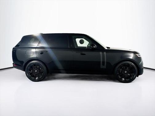 2025 Land Rover Range Rover P530 SE 7 Seat