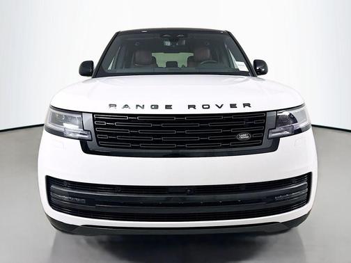 Fuji White 2026 Land Rover Range Rover P400 SE