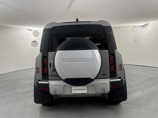 2020 Land Rover Defender 110 SE