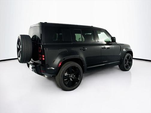 2025 Land Rover Defender 110 P400 X-Dynamic SE