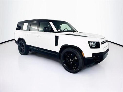 2025 Land Rover Defender 130 P400 X-Dynamic SE