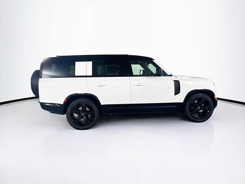 2025 Land Rover Defender 130 P400 X-Dynamic SE