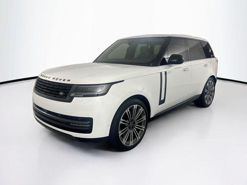 Ostuni Pearl White Metallic 2024 Land Rover Range Rover P400 SE