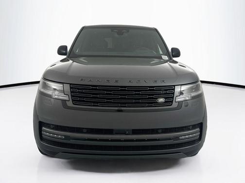 Carpathian Grey Premium Metallic 2026 Land Rover Range Rover P400 SE