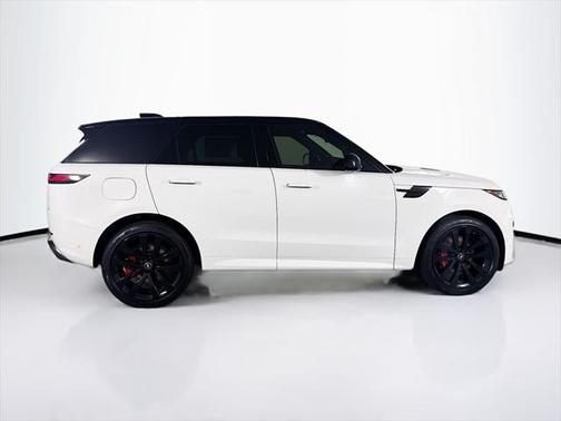 2025 Land Rover Range Rover Sport SE