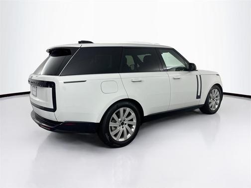 2026 Land Rover Range Rover P400 SE