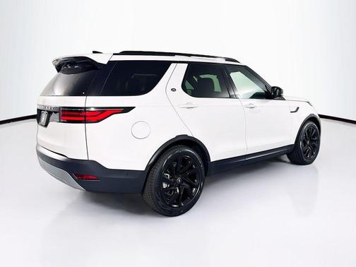 2025 Land Rover Discovery P300 S