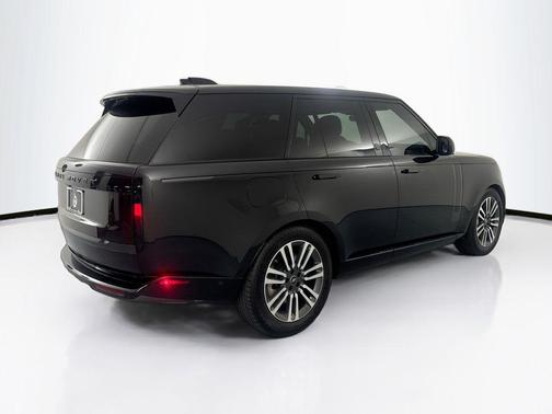 Santorini Black Metallic 2024 Land Rover Range Rover P530 SE