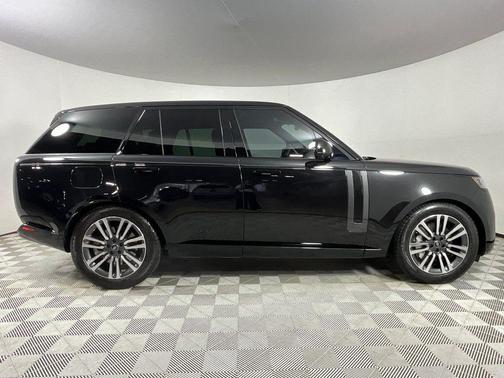Santorini Black Metallic 2024 Land Rover Range Rover P530 SE