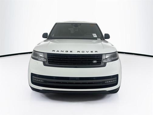 2025 Land Rover Range Rover P550e SE