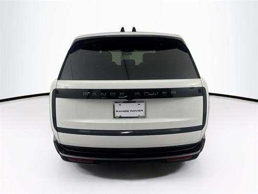 2025 Land Rover Range Rover P550e SE