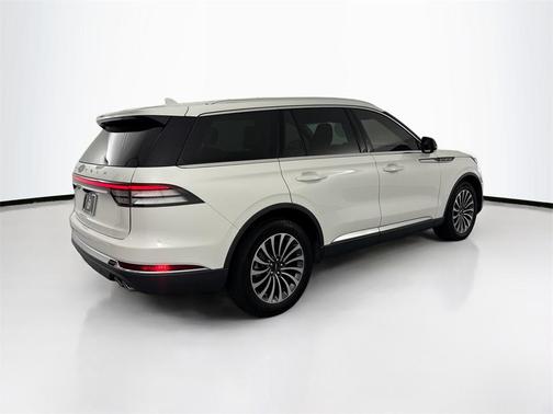 2022 Lincoln Aviator Standard