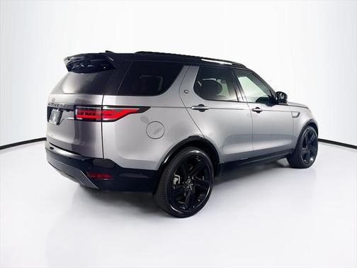 2025 Land Rover Discovery P360 Dynamic SE