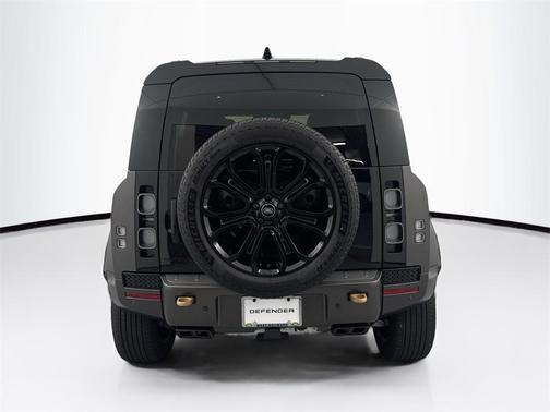 2025 Land Rover Defender P635 OCTA