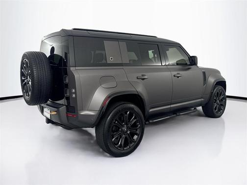 2025 Land Rover Defender P635 OCTA