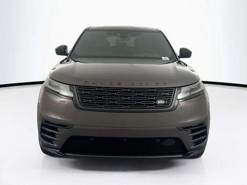 2026 Land Rover Range Rover Velar P250 SE R-Dynamic