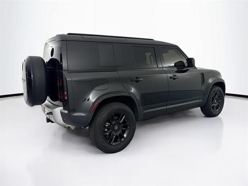 2025 Land Rover Defender 110 P300