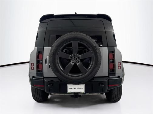 2024 Land Rover Defender 90 P400 X-Dynamic SE