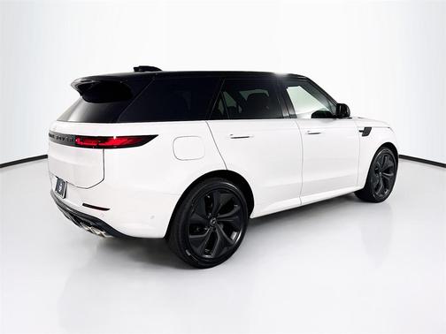 2025 Land Rover Range Rover Sport SE