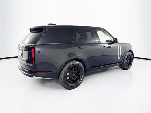 2025 Land Rover Range Rover P400 SE